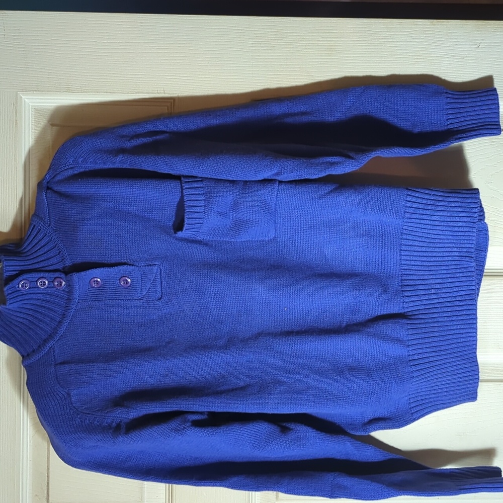 Ladies medium size 4 button pullover sweater